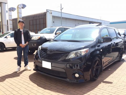 ブラックでまとめられたカッコいいシエナご納車しました～🚙💨　